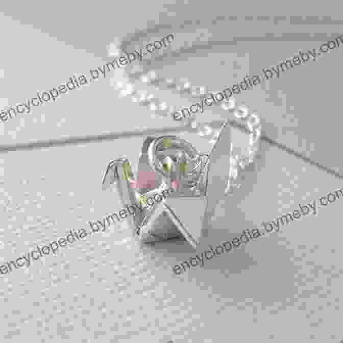 Origami Crane Pendant Origami Jewelry (Dover Origami Papercraft)